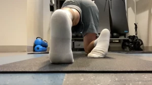 Doing some stretching after a gym sesh felt really good for my legs