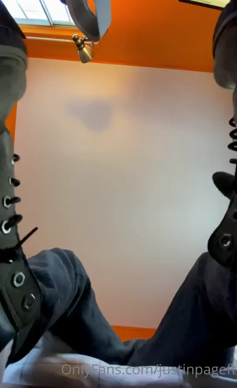 Macro alert here s the view from under my loose sweaty timberland 