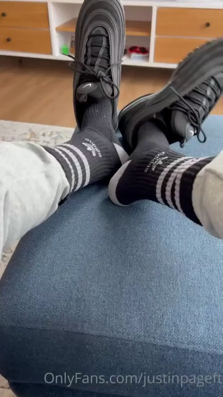 Video of me kicking off my sneakers 