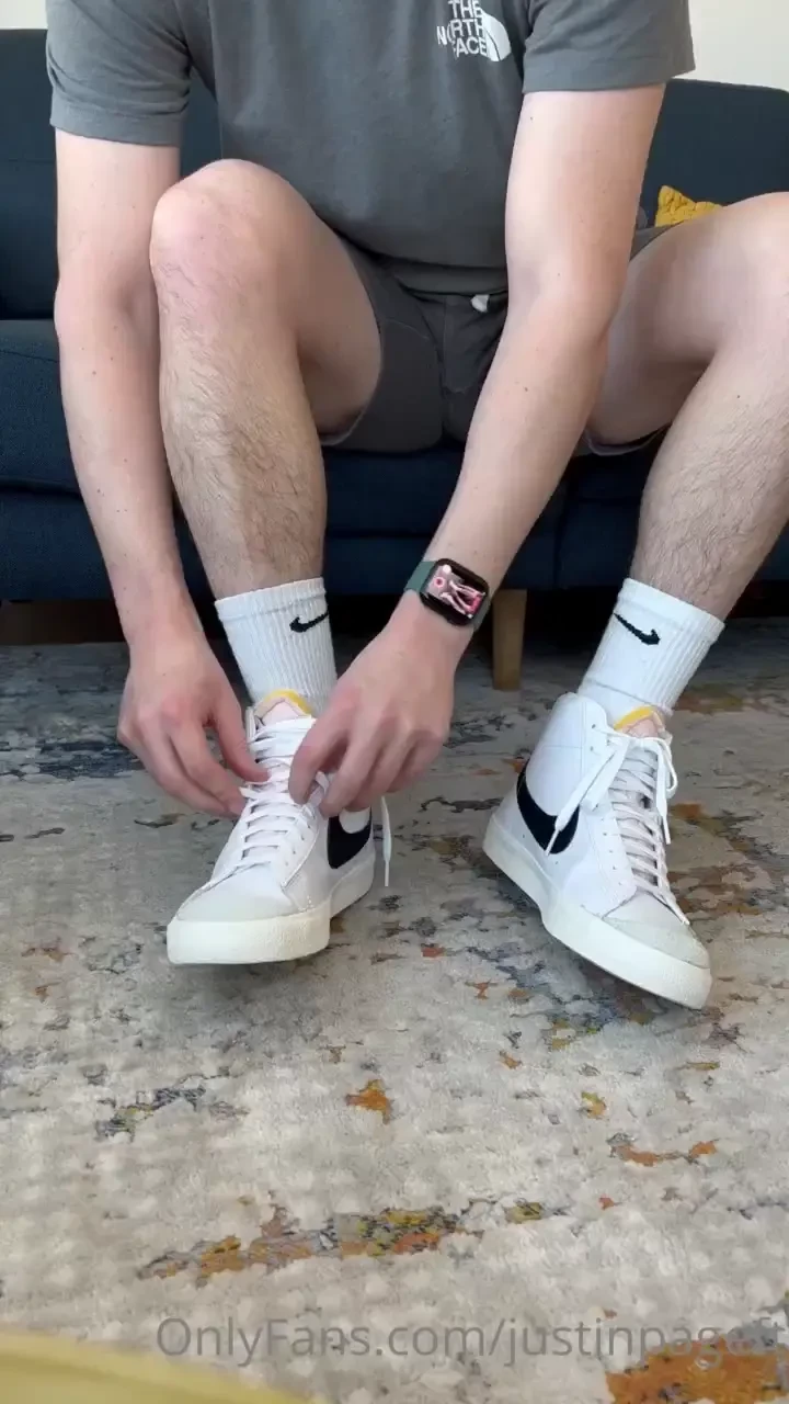 Part i breaking in the new kicks at the gym stay tuned for the socks 