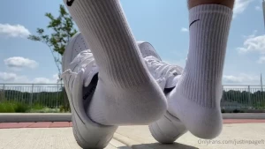 Super hot out had to kick off my sweaty af1s during a walk