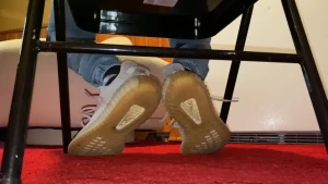 I shoeplay in my loose yeezy s with unique stance socks