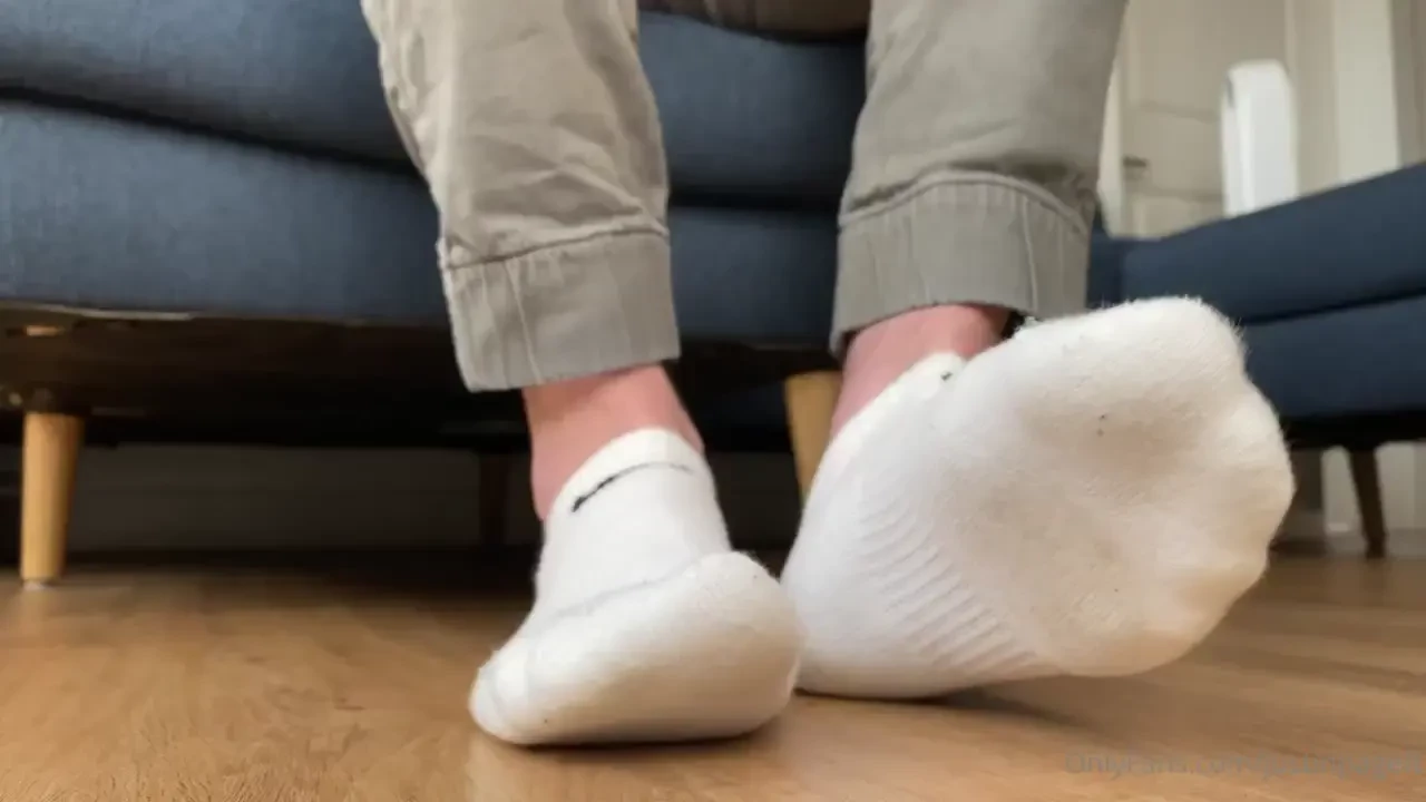 Verbal socks bare feet 