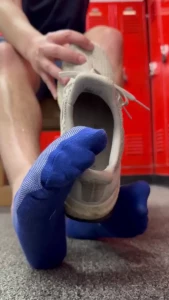 Pov i catch you staring at my feet during my workout we sneak off to