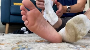 Like if you subscribed for the toesss