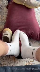 I love rubbing my sweaty feet on a sub s face just imagine it s you