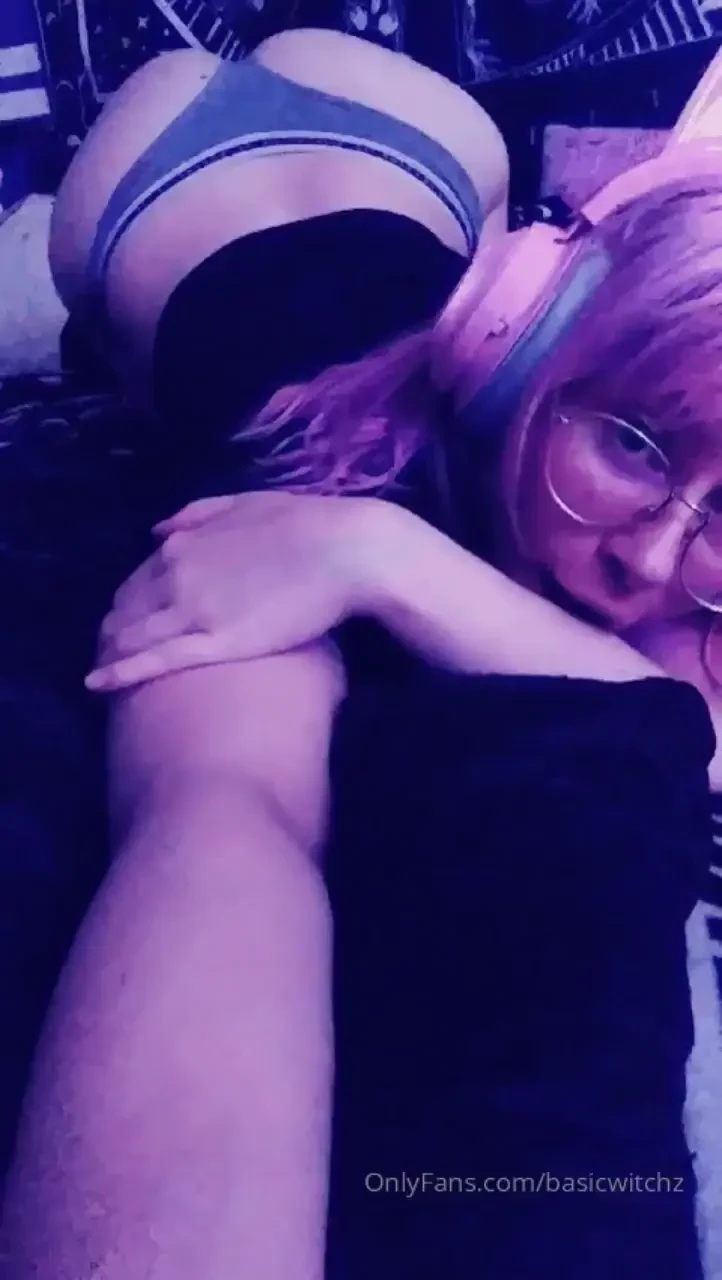 This dumpster trash e-kitten wants to plaaay samurai game tonight on 