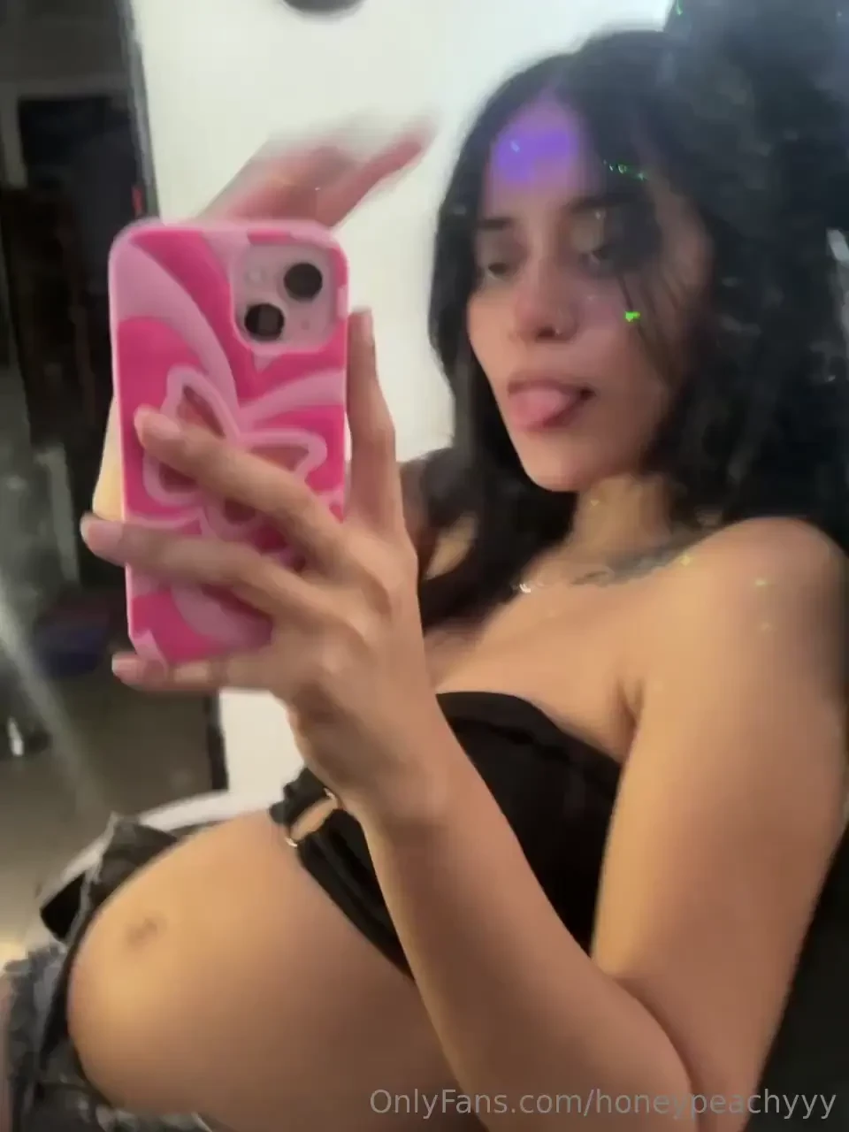 I feel pretty playful and horny today 