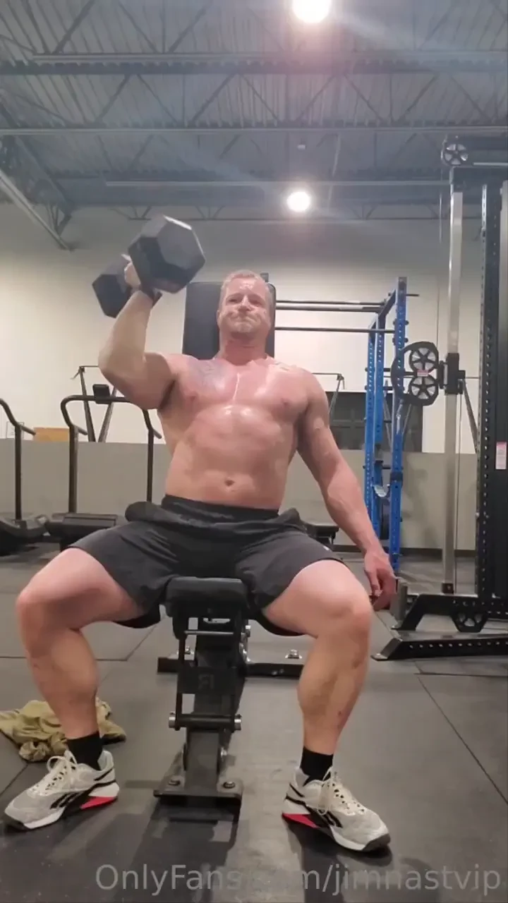 A little workout wednesday for ya this week weights are getting heavy part 1 