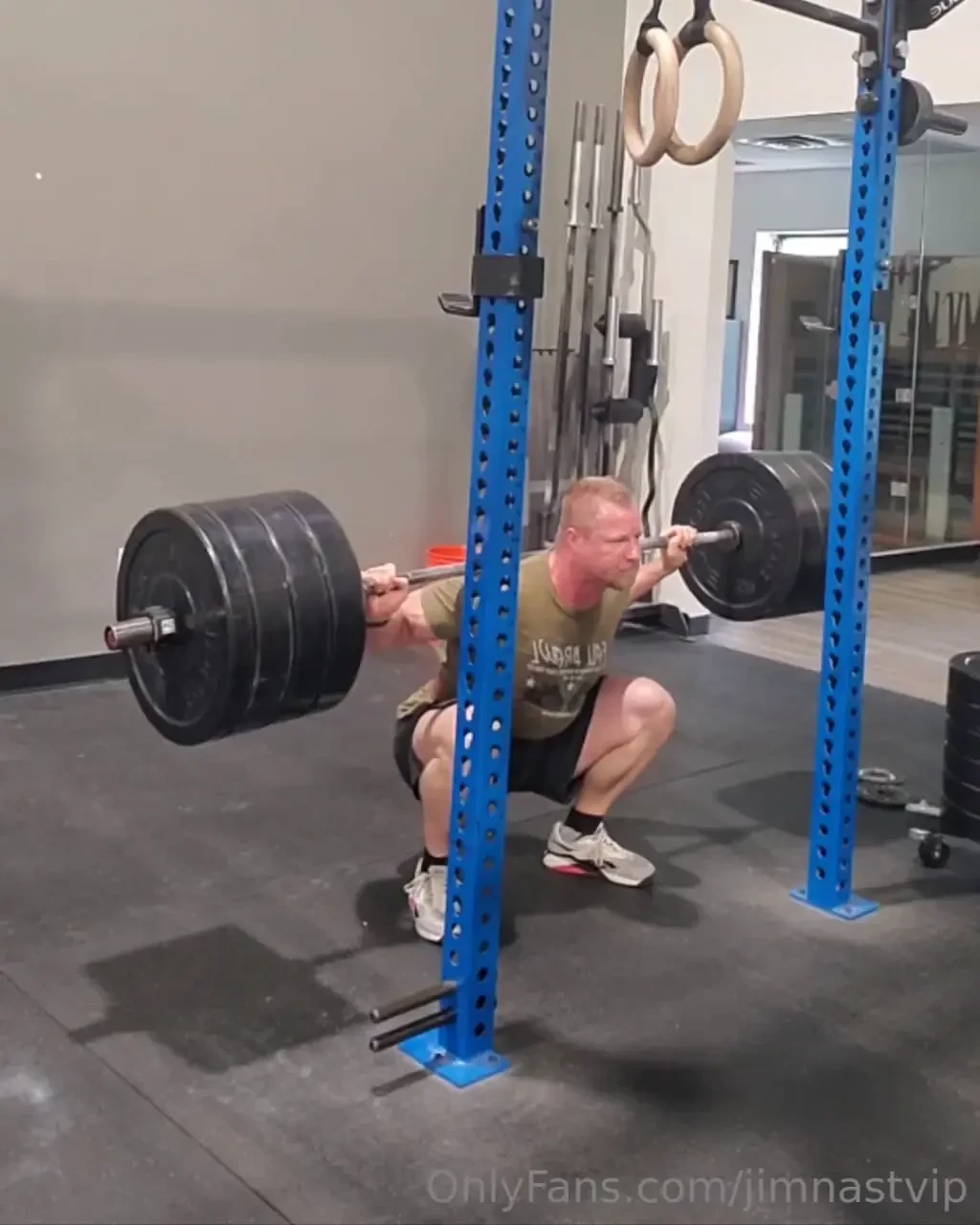 A little workout wednesday for ya this week weights are getting heavy 