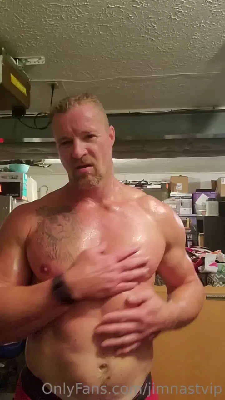 After a workout sometimes i get a little sweaty and horny too 
