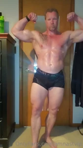 Just alittle muscle monday for ya let me know which look you like best