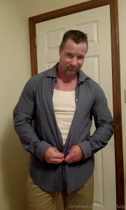 Unwrap daddy out of his nye outfit