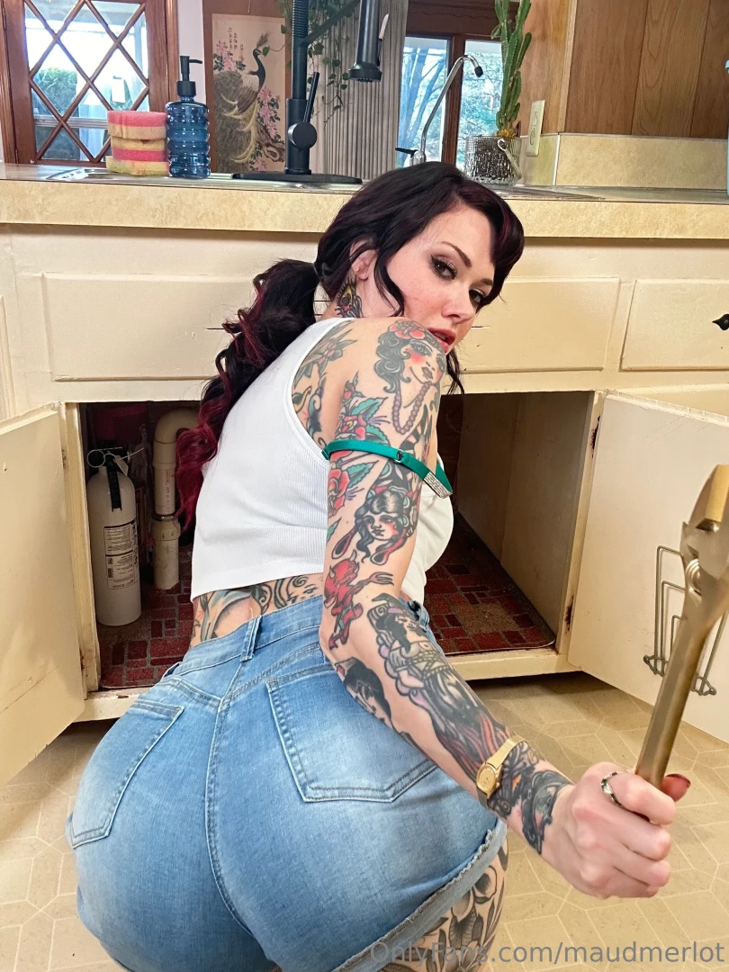 Where s the leak i heard there s a pipe you want me to check out 