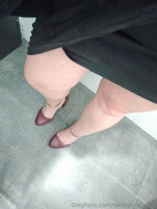 Wanna slide between these daddy then slide into my dms