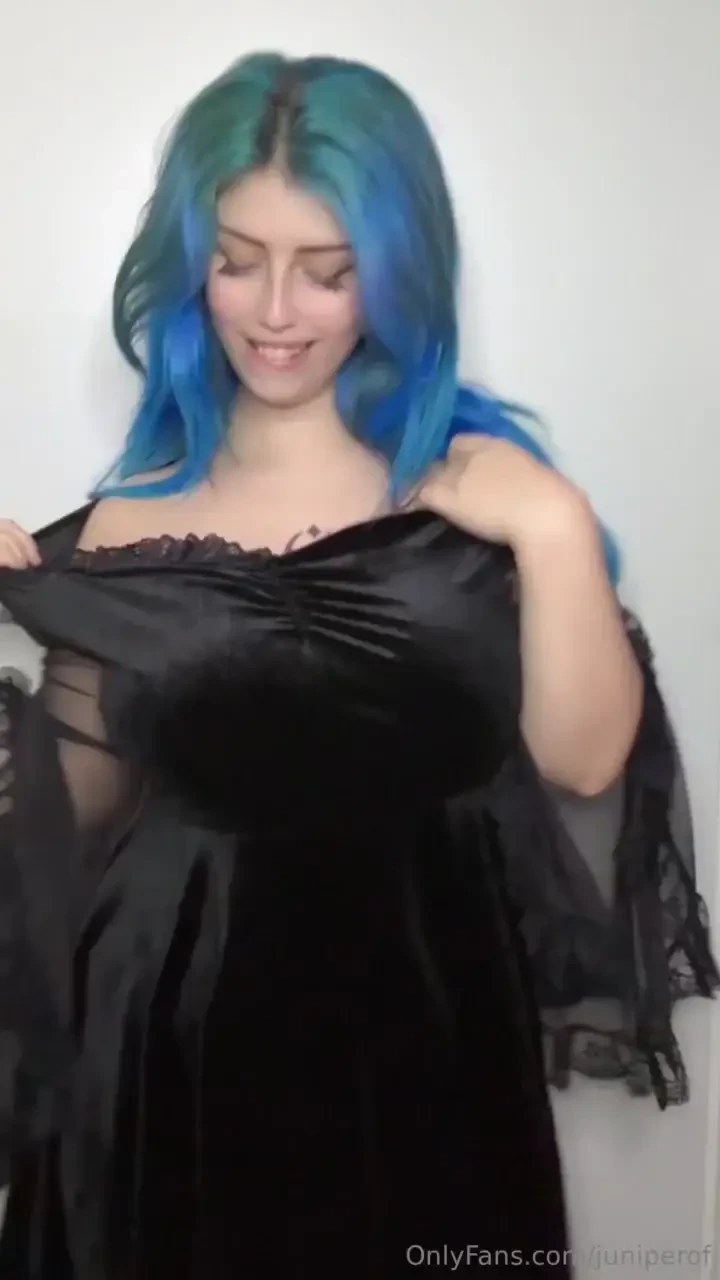 Un bello strip tease per rendere pi piccante questo marted uggioso in 