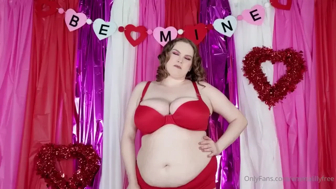 Your girlfriend is feeling self conscious about the outfit she picked part 1 