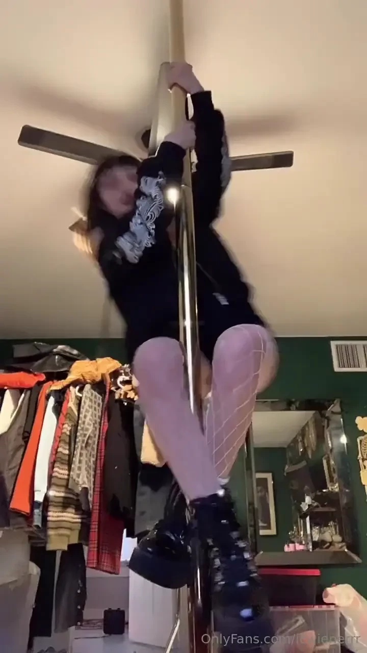 I looked so hot today sucks i started my period 