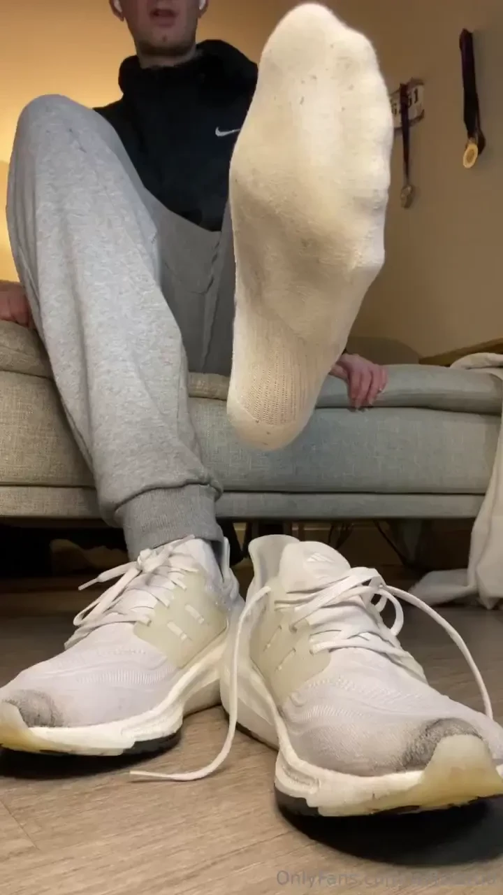 Post run feet are stinking up my whole place 