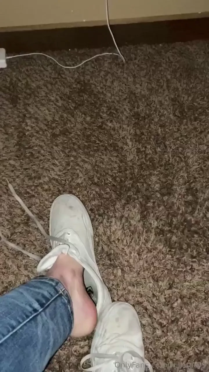 January 2022 wearing vans barefoot still has to be one of my favorite 