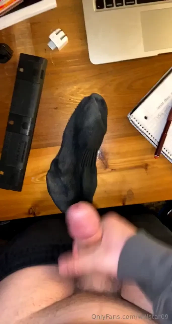 May 2022 eat up all my cum of my sweaty ass sock pig 