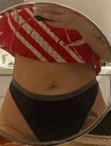 Hellooo there would love someone to hold my waist and squeeze my soft part 2