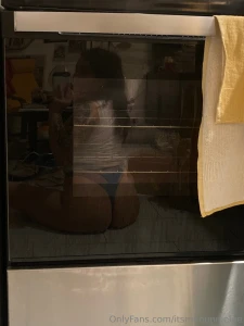 Some casual oven door booty selfies lol part 4