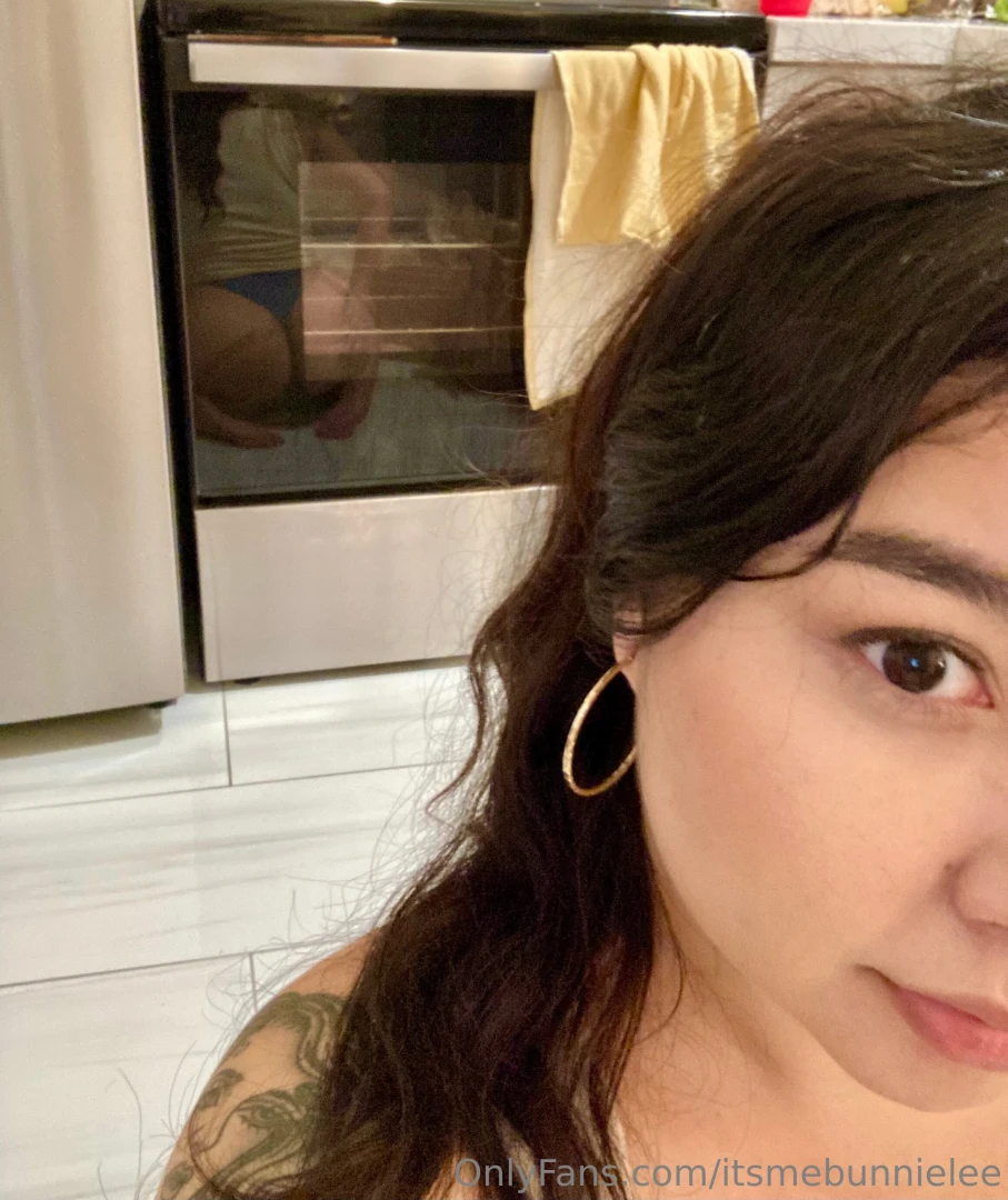 Some casual oven door booty selfies lol part 2 