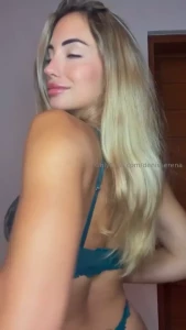 Me ayudas a quitarmelo