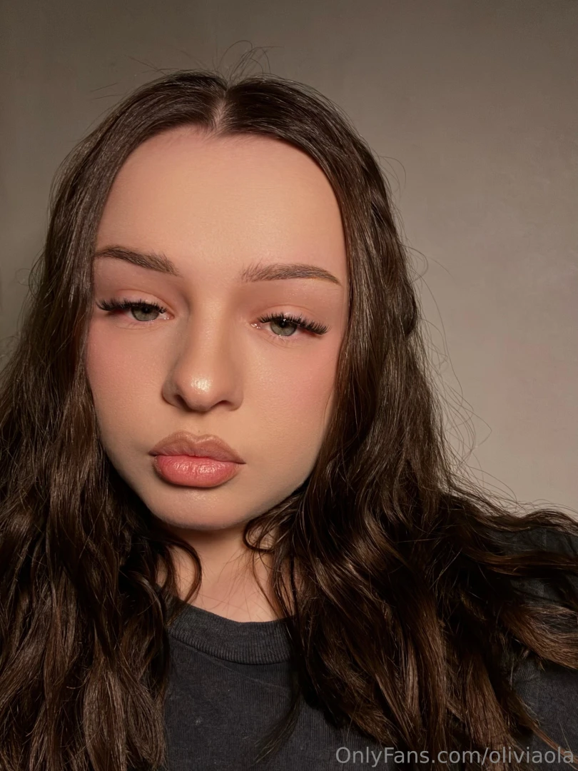 My lips are craving touch and my eyes are begging for your attention i 