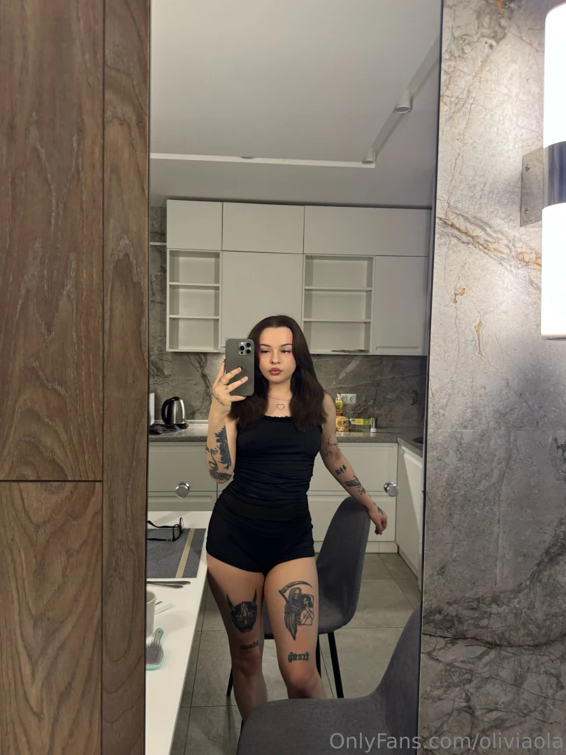 Just me the mirror and a moment worth keeping how do you like this 