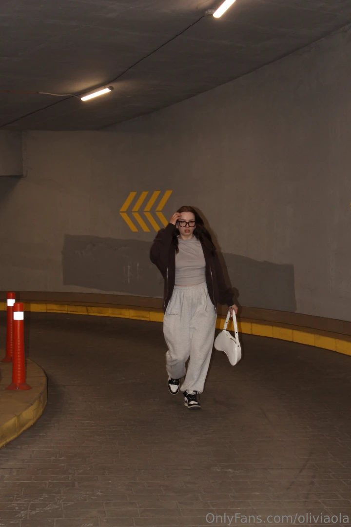 Today my style is comfort my mood is calm my goal is to be myself 