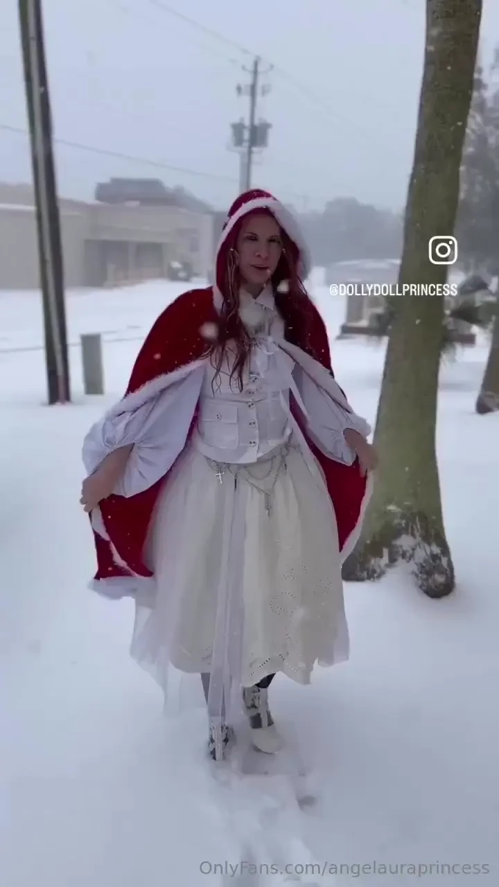 Another reel snow has been coming down all day and it s so magical 