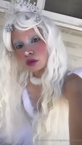 Lewk for a festive shoot