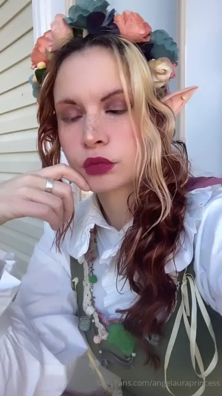Lewk to go frolic 
