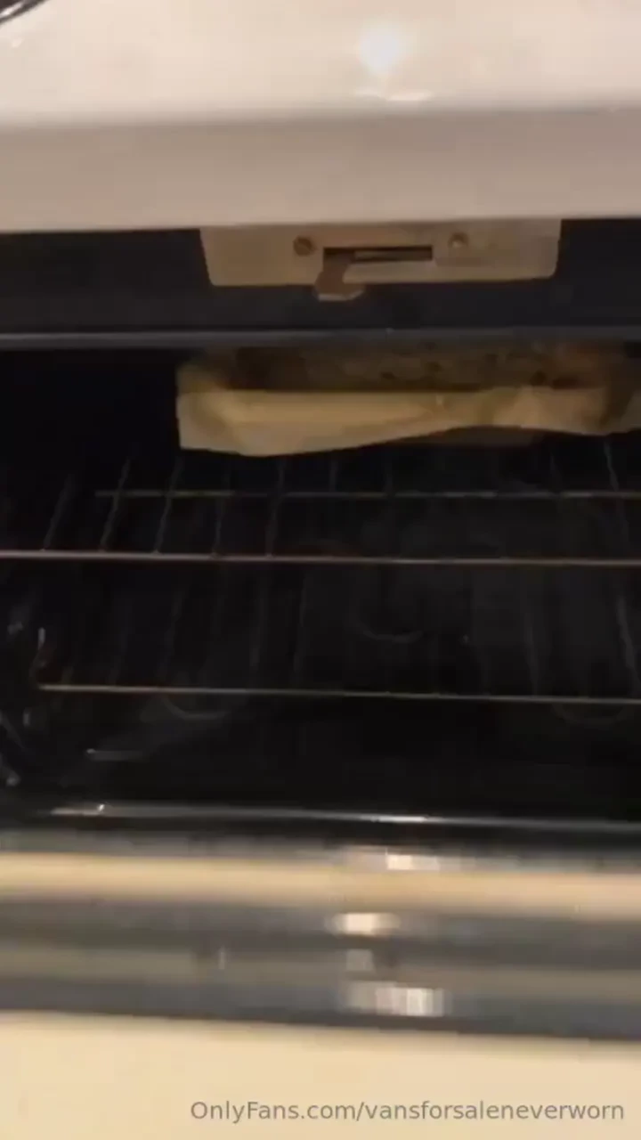 Vegan banana bread made the whole apartment smell super yummy 