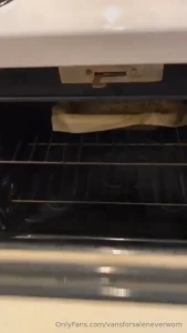 Vegan banana bread made the whole apartment smell super yummy