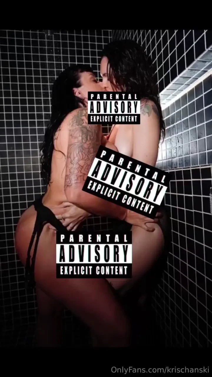 Roseyrion and i got a little naughty in the shower dm me if you want 
