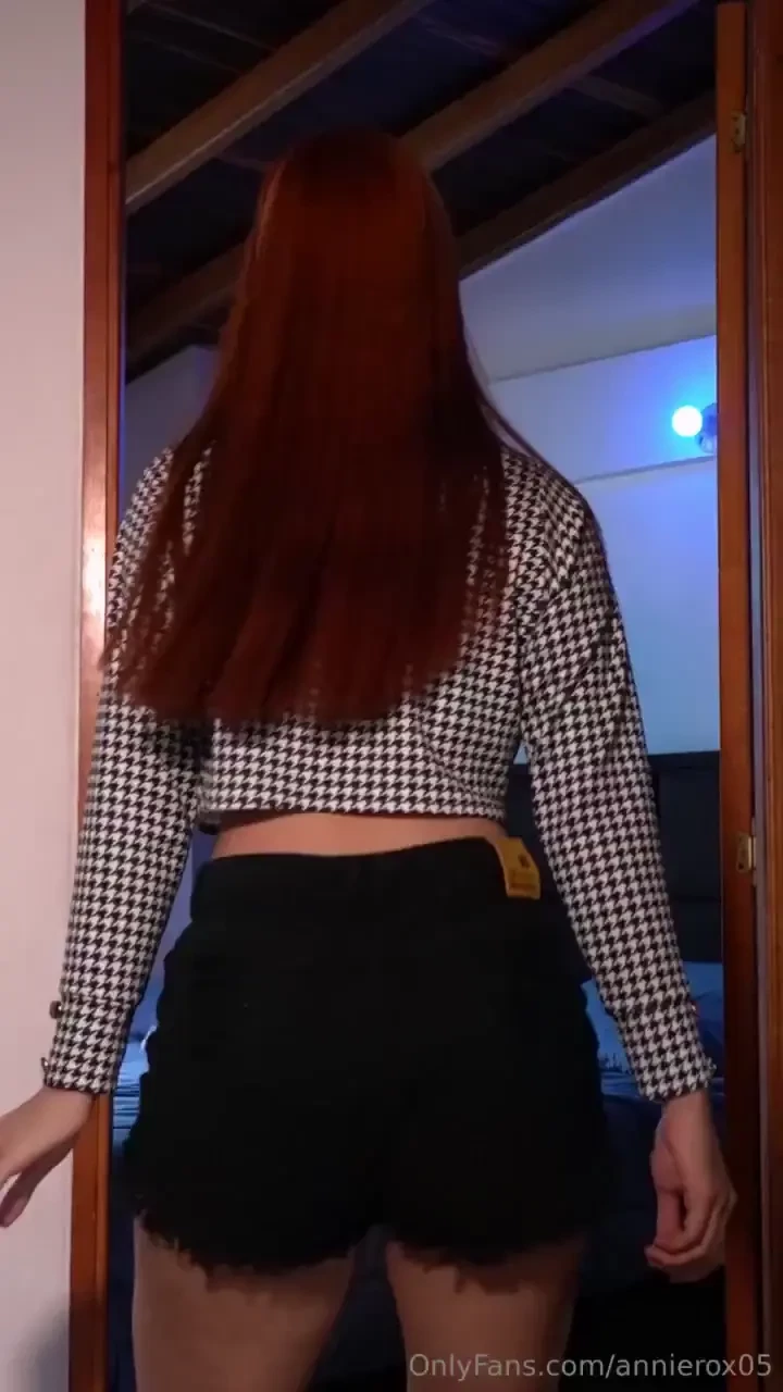 Yo no s por que siempre que bailo me dan ganas de quitarme toda la 