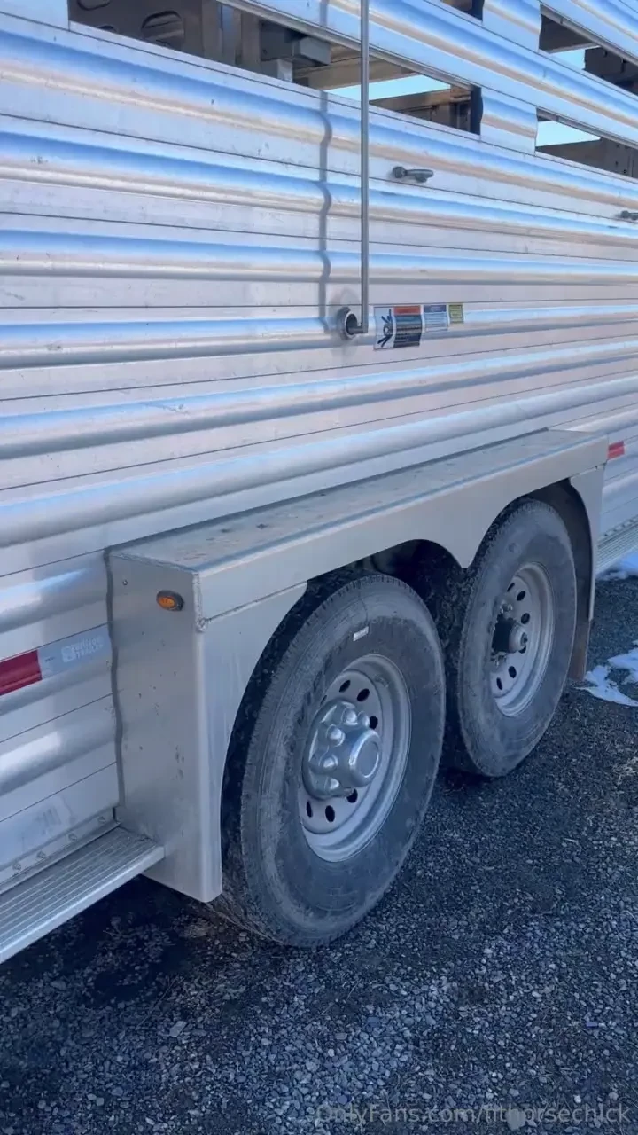 How about a little behind the scenes of creating reels tiktoks swipe part 1 