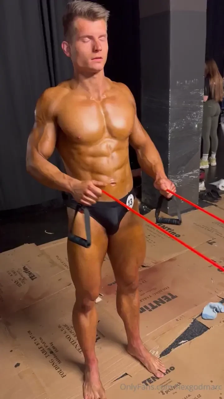 Pumping up arms before stage part 1 