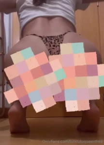 Hoy mis fans de agosto en lulaluluqueen han recibido un video de 38