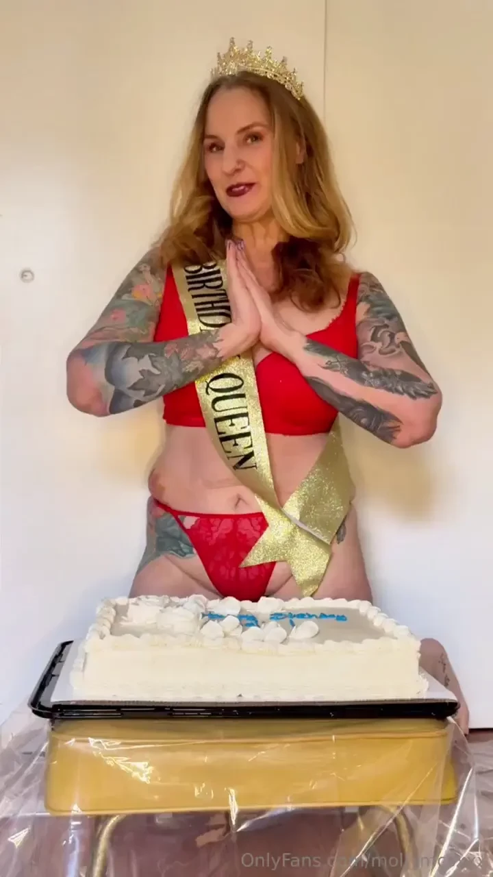 My epic 53rd birthday cake sitting and masturbation this was so much 