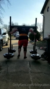 I need a good rub down after training yoke yesterday here s my top set