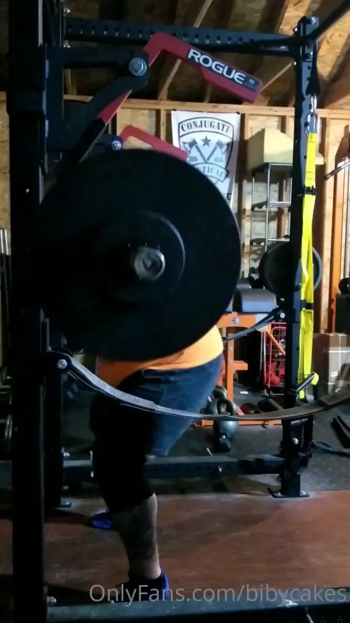 Little 610 pound squat pr today let it serve as a reminder that daddy 