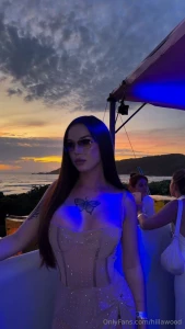 Looking for someone to share the night with let s chat part 1