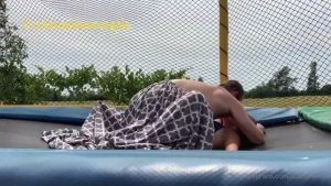 Who likes creamepies i do now watch it drip out of me