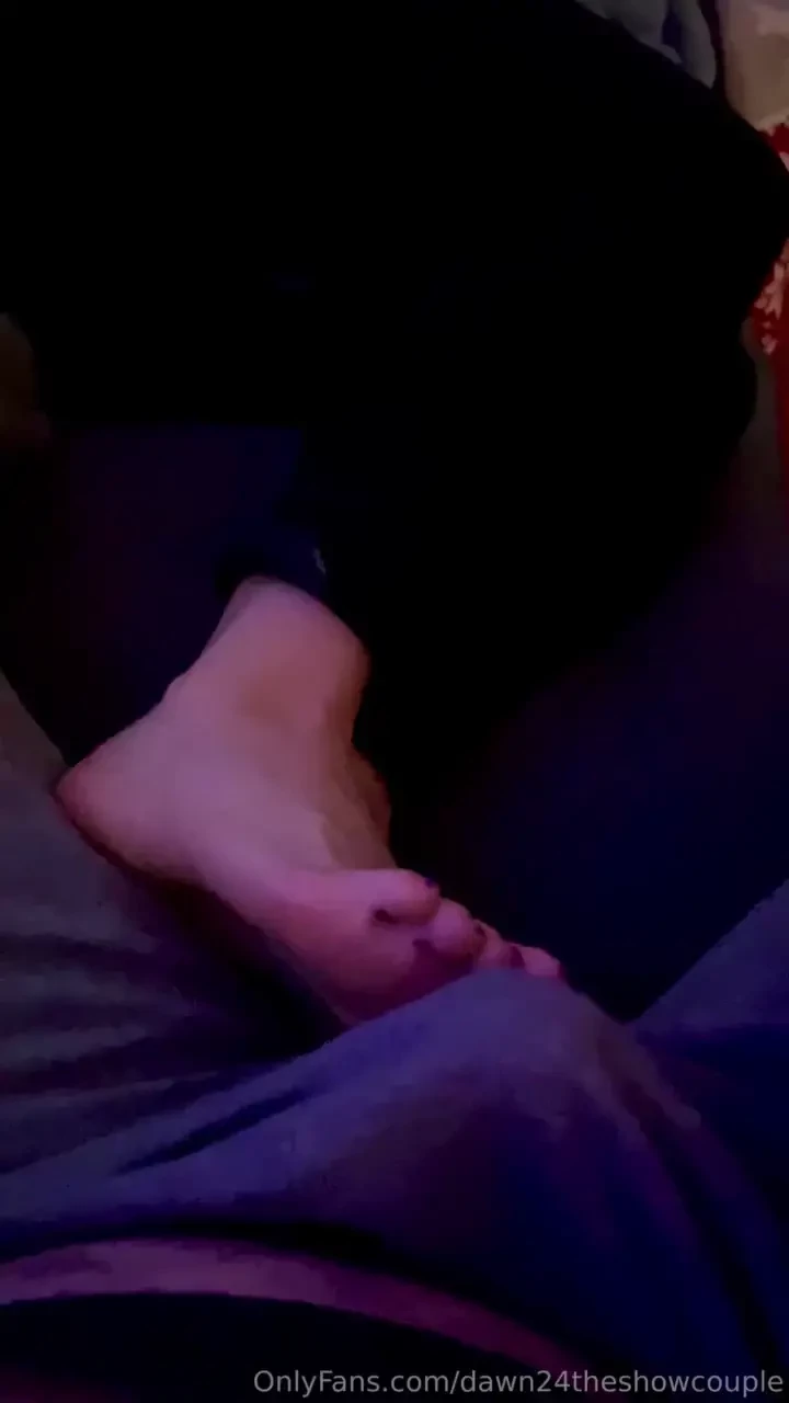 Sir treats me so good so after my hour long foot rub i make sure to 