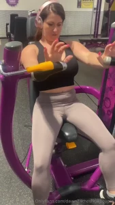 Chest and shoulder day today 3 more days until my workout videos get a