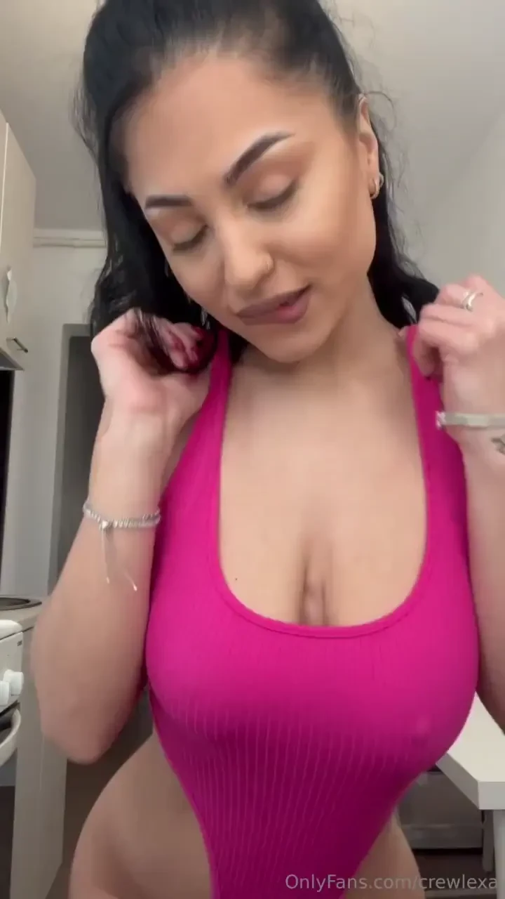 Who wanna see the naked version of this video tip or text me now to part 1 